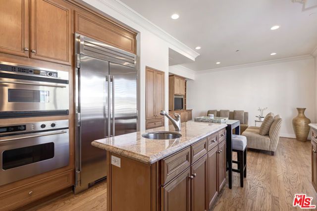 132 S MAPLE Drive PH4, Beverly Hills, CA 90212