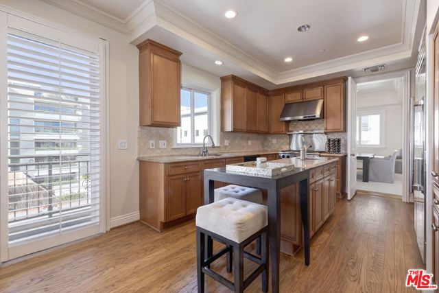 132 S MAPLE Drive PH4, Beverly Hills, CA 90212