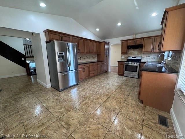 36730 Engleside Dr Drive, Sterling Heights, MI 48310