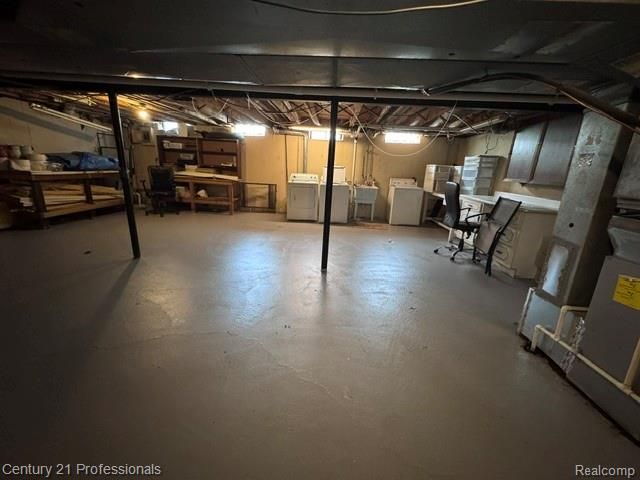 36730 Engleside Dr Drive, Sterling Heights, MI 48310