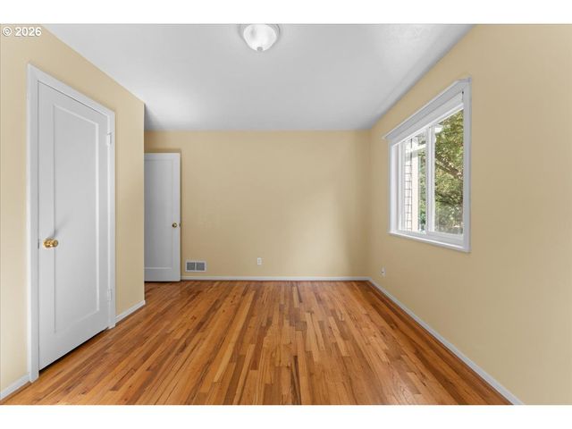 7413 Se PINE St, Portland, OR 97215