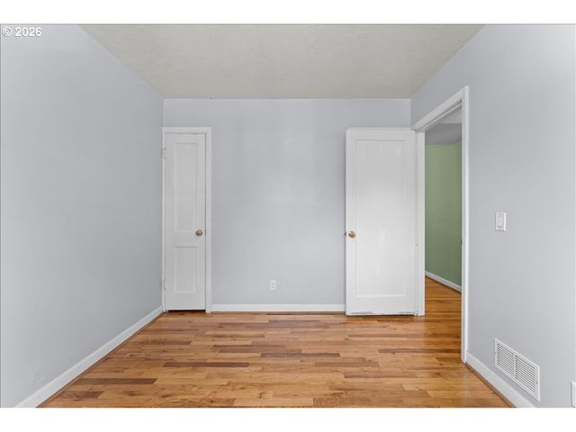 7413 Se PINE St, Portland, OR 97215