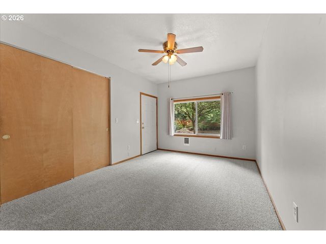 7413 Se PINE St, Portland, OR 97215