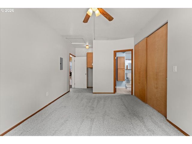 7413 Se PINE St, Portland, OR 97215