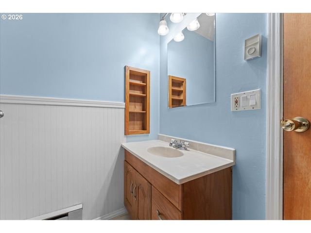 7413 Se PINE St, Portland, OR 97215