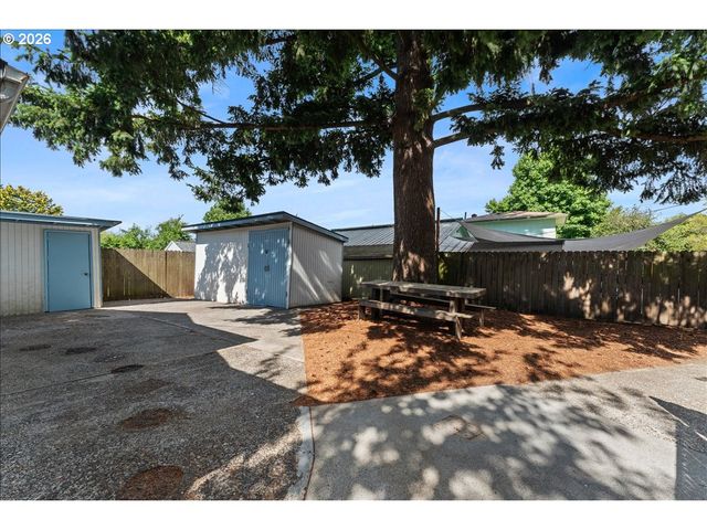 7413 Se PINE St, Portland, OR 97215