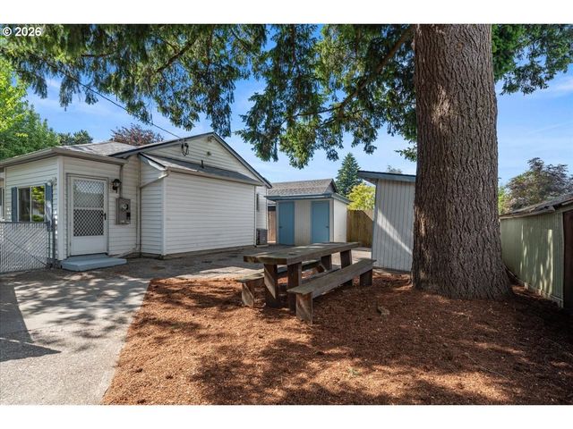 7413 Se PINE St, Portland, OR 97215