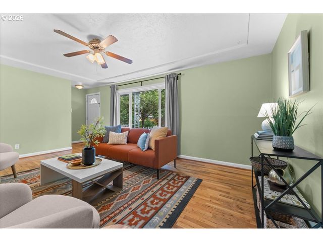7413 Se PINE St, Portland, OR 97215