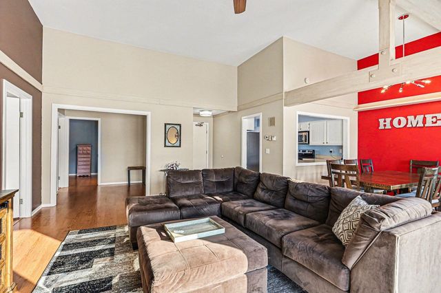 6334 Golf Lakes Court Court A, Bay City, MI 48706