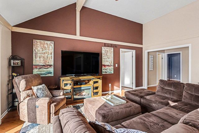 6334 Golf Lakes Court Court A, Bay City, MI 48706