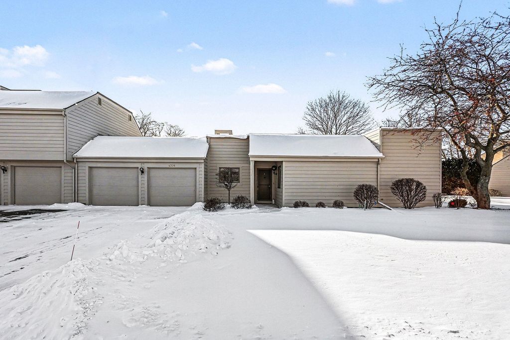 6334 Golf Lakes Court Court A, Bay City, MI 48706