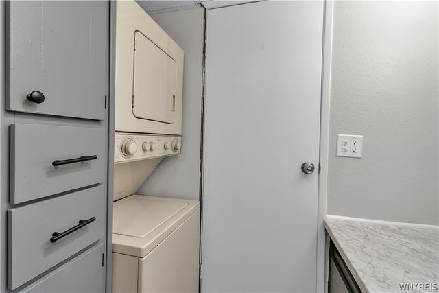 19 Lakewood Village, Shelby, NY 14103