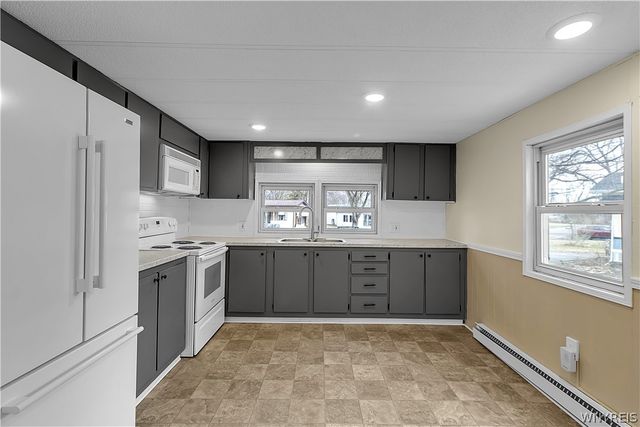 19 Lakewood Village, Shelby, NY 14103