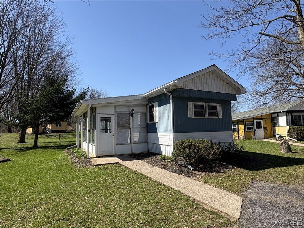 19 Lakewood Village, Shelby, NY 14103