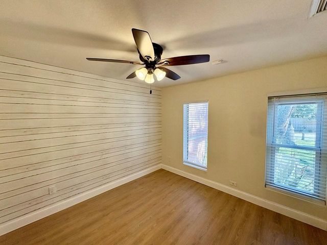 8904 N HAMNER AVENUE, Tampa, FL 33604