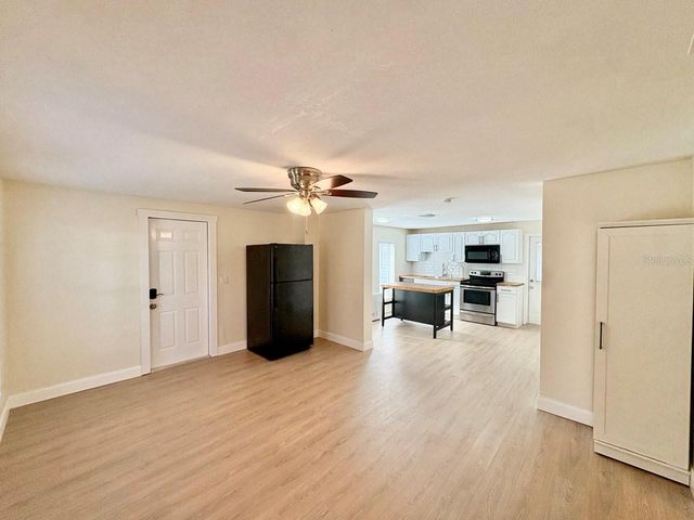 8904 N HAMNER AVENUE, Tampa, FL 33604