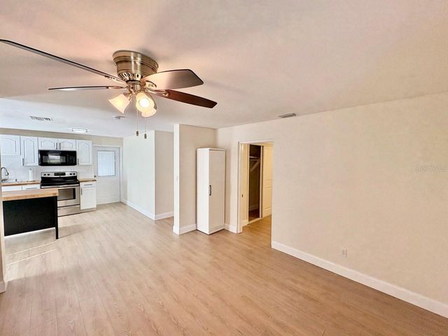 8904 N HAMNER AVENUE, Tampa, FL 33604