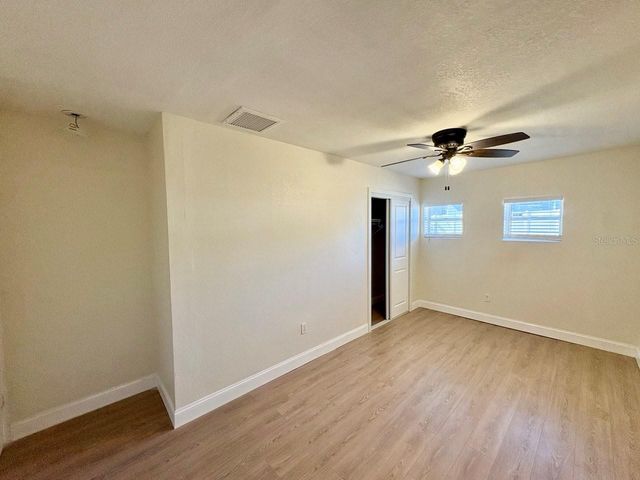 8904 N HAMNER AVENUE, Tampa, FL 33604