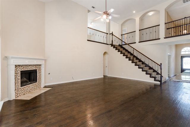 107 Pinedale Drive, Mansfield, TX 76063