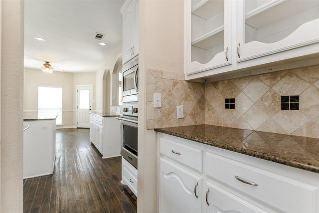 107 Pinedale Drive, Mansfield, TX 76063