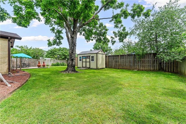 314 Crestview Drive, Bentonville, AR 72712