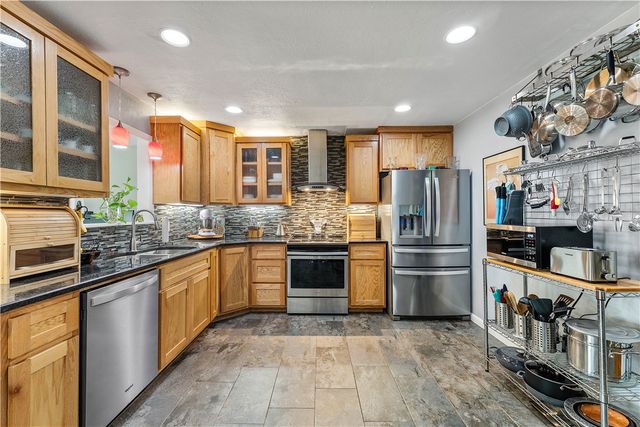 314 Crestview Drive, Bentonville, AR 72712