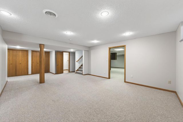 2216 Orwell Court N, Stillwater, MN 55082