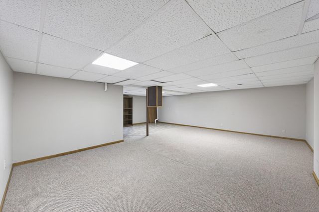 2216 Orwell Court N, Stillwater, MN 55082