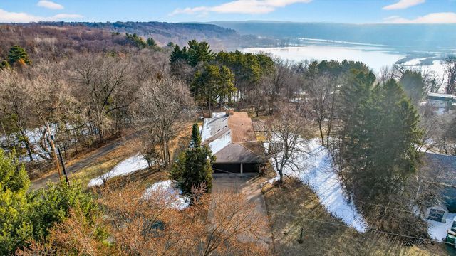 2216 Orwell Court N, Stillwater, MN 55082