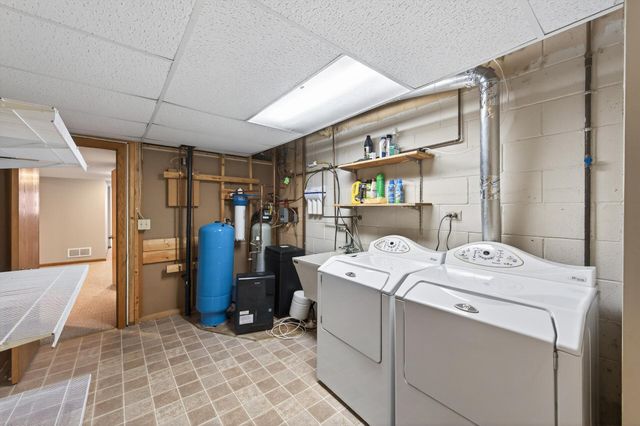 2216 Orwell Court N, Stillwater, MN 55082