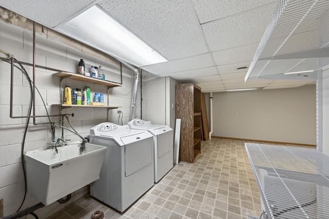 2216 Orwell Court N, Stillwater, MN 55082