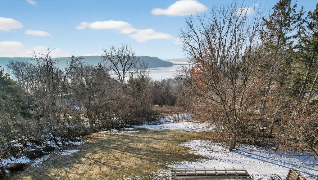 2216 Orwell Court N, Stillwater, MN 55082