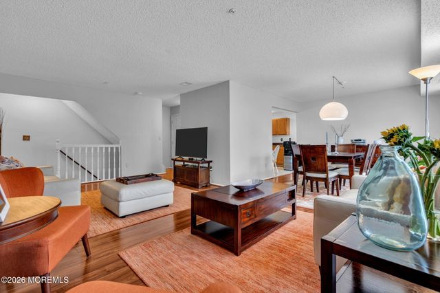 4107 Norma Place, Toms River, NJ 08755