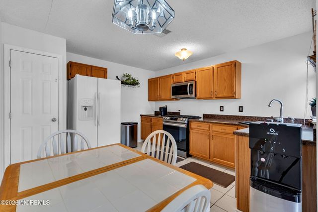 4107 Norma Place, Toms River, NJ 08755