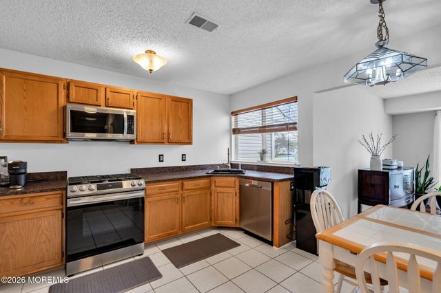 4107 Norma Place, Toms River, NJ 08755