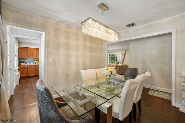 74 Minnehaha Blvd, Oakland Boro, NJ 07436