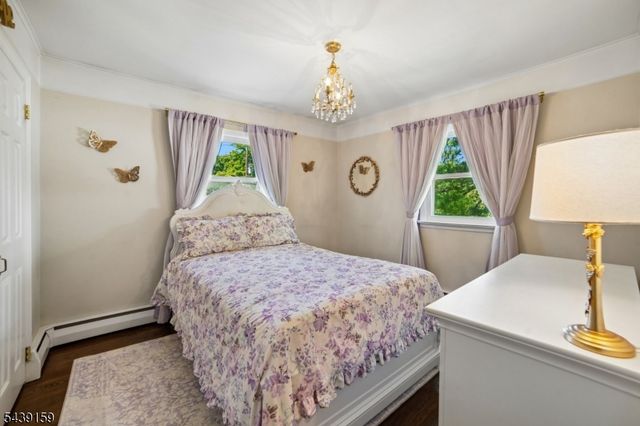 74 Minnehaha Blvd, Oakland Boro, NJ 07436