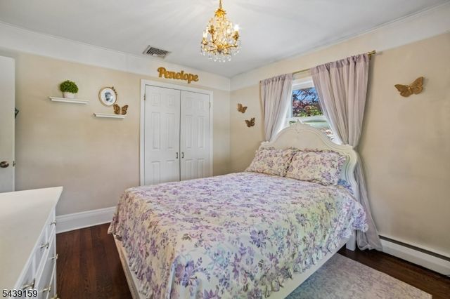 74 Minnehaha Blvd, Oakland Boro, NJ 07436