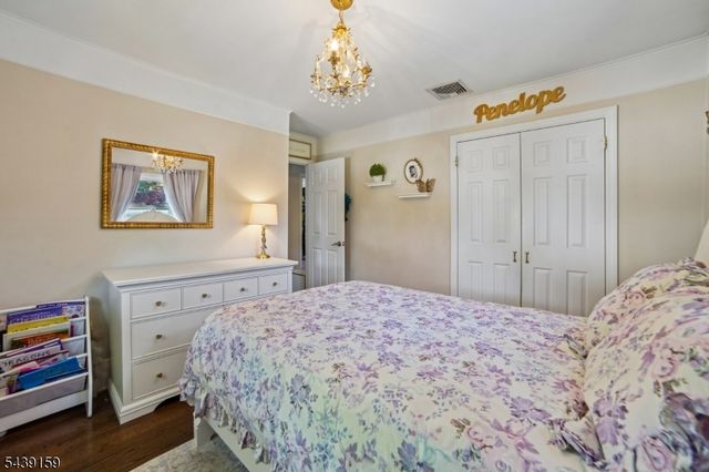 74 Minnehaha Blvd, Oakland Boro, NJ 07436