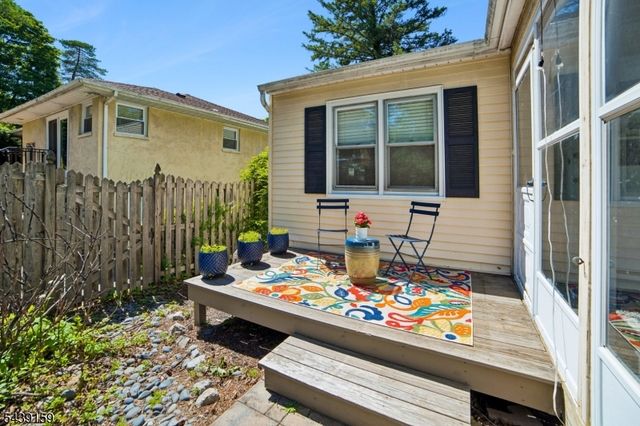 74 Minnehaha Blvd, Oakland Boro, NJ 07436