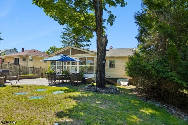 74 Minnehaha Blvd, Oakland Boro, NJ 07436