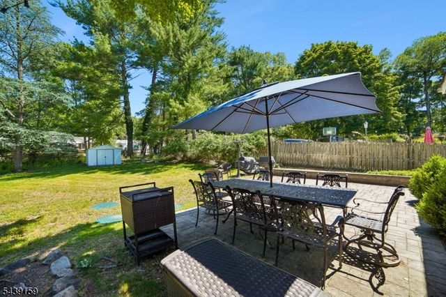 74 Minnehaha Blvd, Oakland Boro, NJ 07436