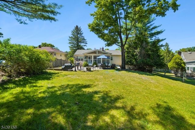 74 Minnehaha Blvd, Oakland Boro, NJ 07436