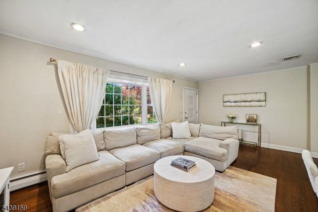 74 Minnehaha Blvd, Oakland Boro, NJ 07436