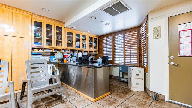 4656 Floral, Los Angeles, CA 90022