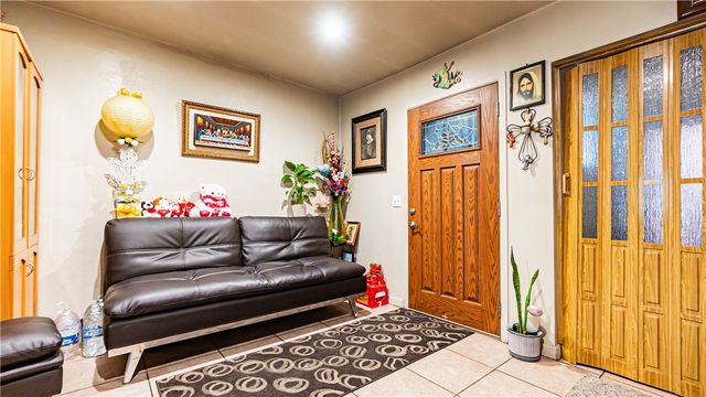 4656 Floral, Los Angeles, CA 90022