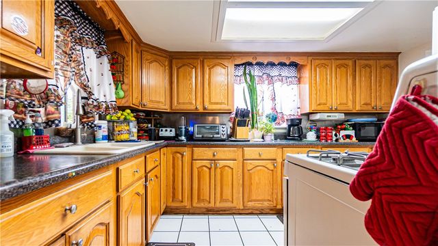 4656 Floral, Los Angeles, CA 90022