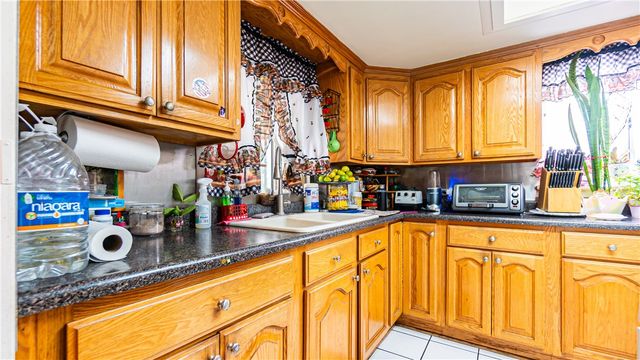 4656 Floral, Los Angeles, CA 90022