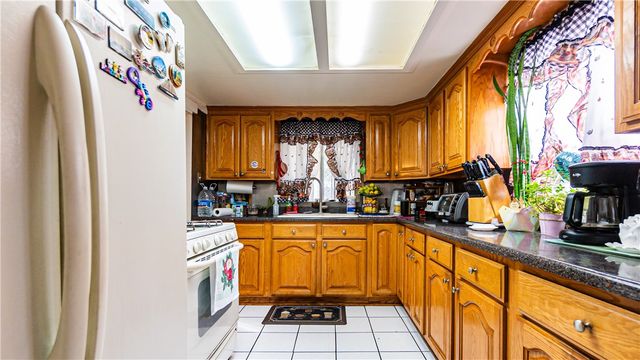 4656 Floral, Los Angeles, CA 90022