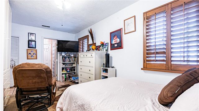4656 Floral, Los Angeles, CA 90022